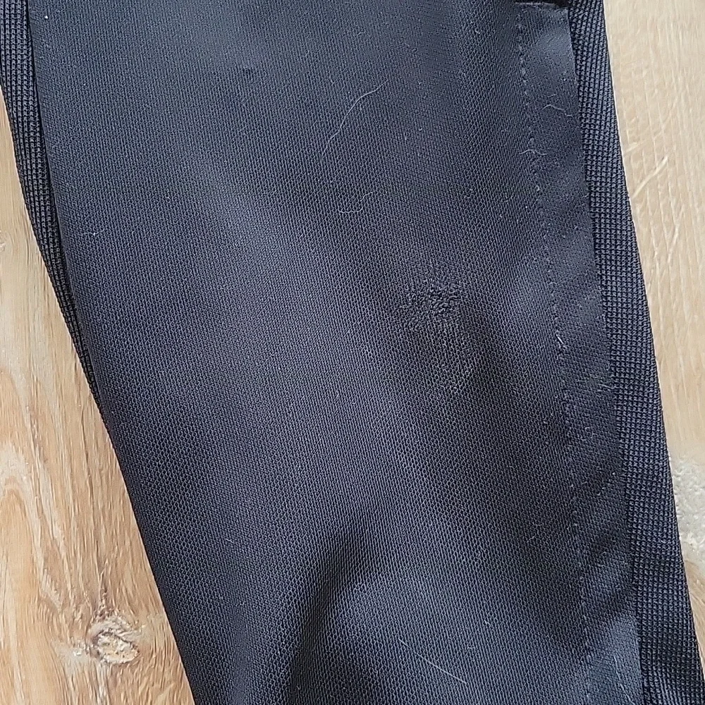 Adidas Pants - Lightweight Taper Fit in Light Black / White M (10-12) - Picture 4 of 8